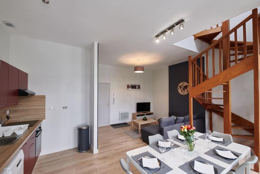 L'Eclat Travot Central Lumineux Vue Sublime Cholet Esterno foto